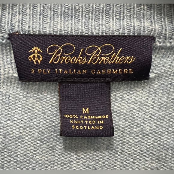 BROOKS BROTHERS 3-PLY ITALIAN CASHMERE V-NECK SWEATER, SIZE M. - Picture 3 of 8